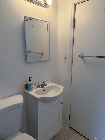 2065 Brady Avenue, Burton, MI 48529