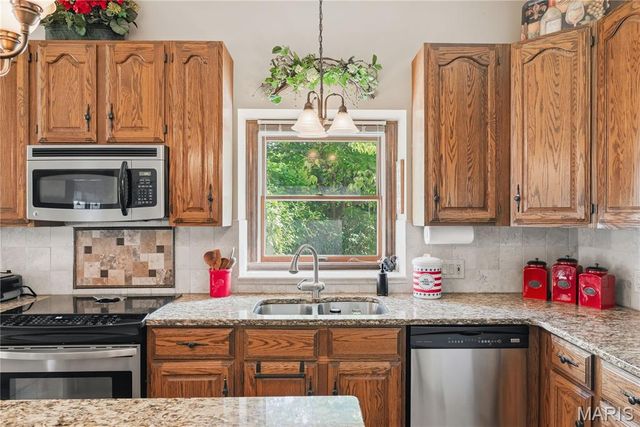 17 Rio Vista Drive, St Charles, MO 63303