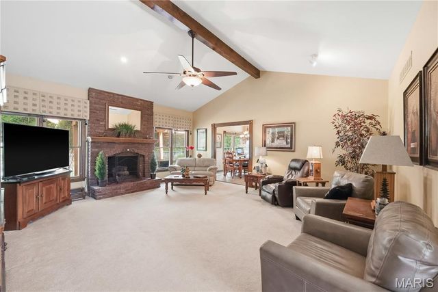 17 Rio Vista Drive, St Charles, MO 63303