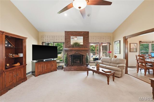 17 Rio Vista Drive, St Charles, MO 63303