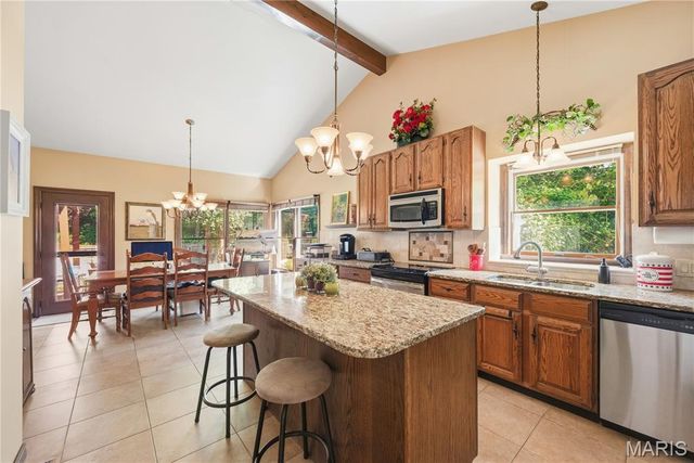 17 Rio Vista Drive, St Charles, MO 63303
