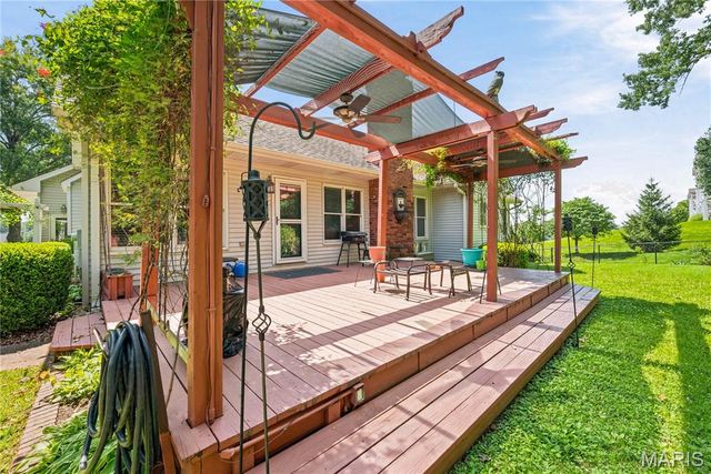 17 Rio Vista Drive, St Charles, MO 63303