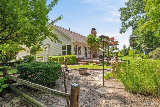 17 Rio Vista Drive, St Charles, MO 63303