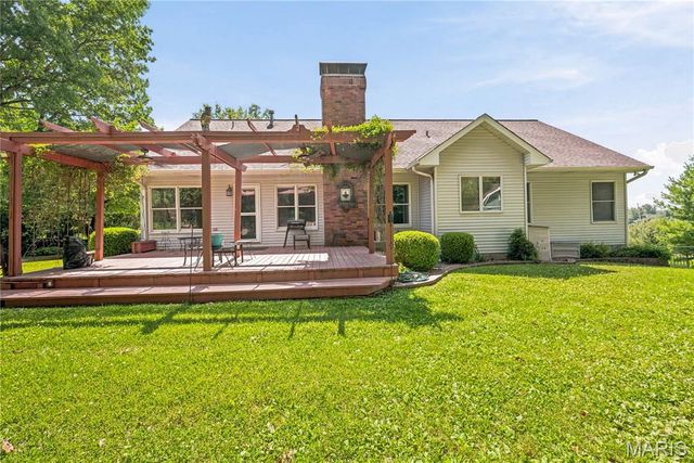 17 Rio Vista Drive, St Charles, MO 63303