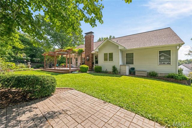 17 Rio Vista Drive, St Charles, MO 63303