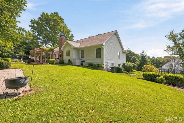 17 Rio Vista Drive, St Charles, MO 63303
