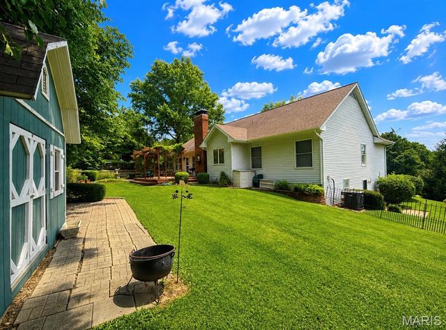 17 Rio Vista Drive, St Charles, MO 63303