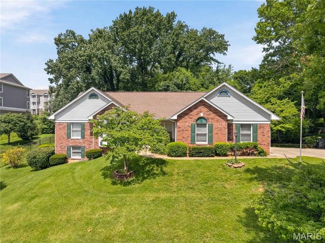 17 Rio Vista Drive, St Charles, MO 63303