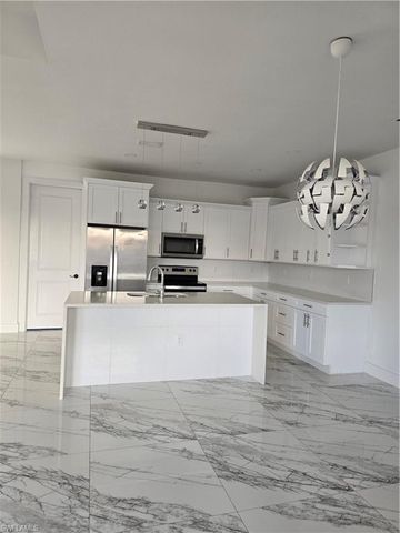 2916 Nelson RD N, Cape Coral, FL 33993