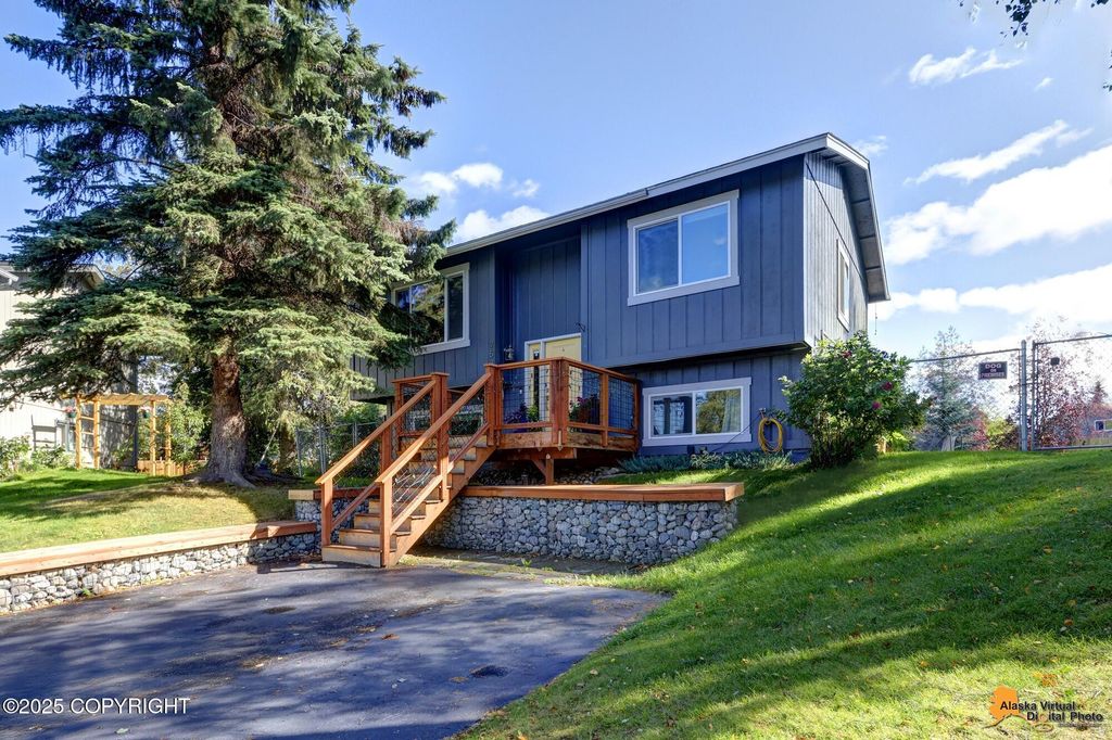 7531 Margaret Circle, Anchorage, AK 99518