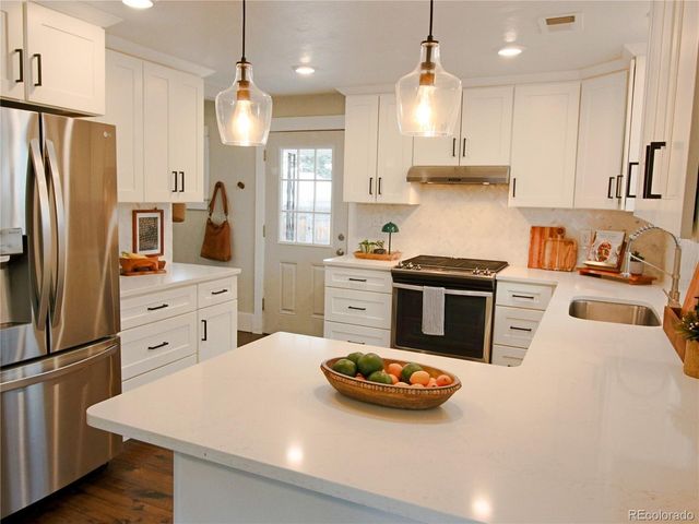 1635 S Steele St, Denver, CO 80210