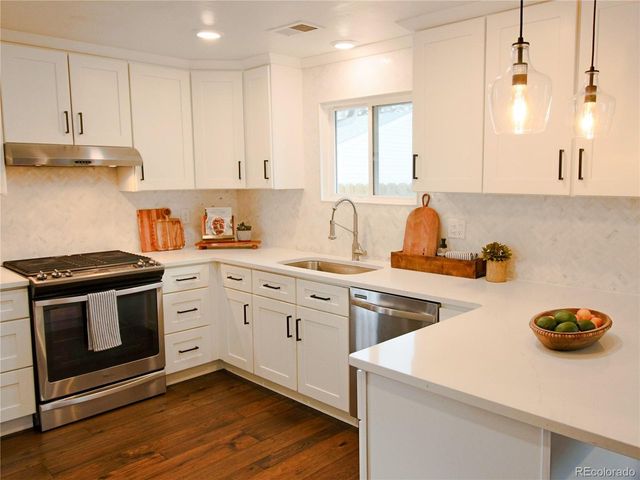 1635 S Steele St, Denver, CO 80210