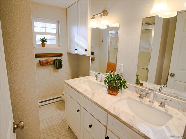 1635 S Steele St, Denver, CO 80210