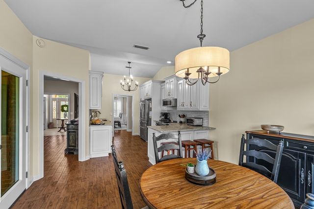 103 Stonegate Dr, Headland, AL 36345