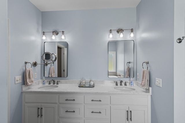 103 Stonegate Dr, Headland, AL 36345