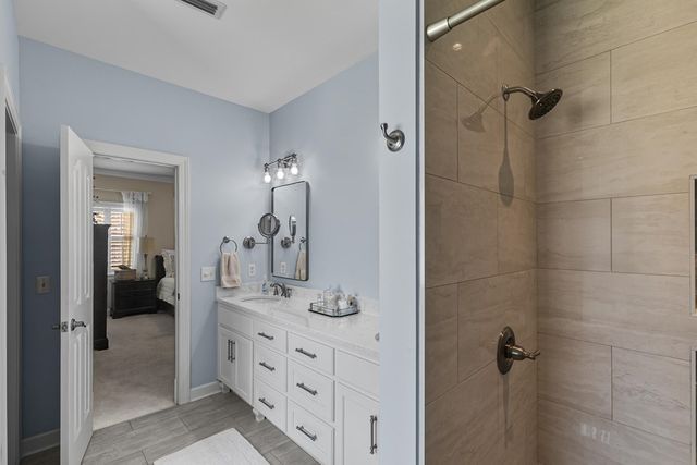 103 Stonegate Dr, Headland, AL 36345