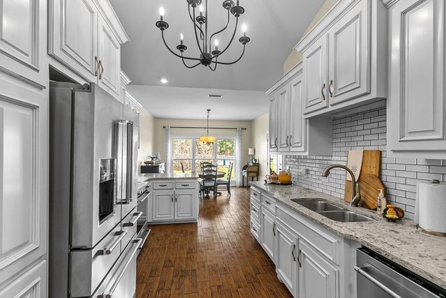 103 Stonegate Dr, Headland, AL 36345