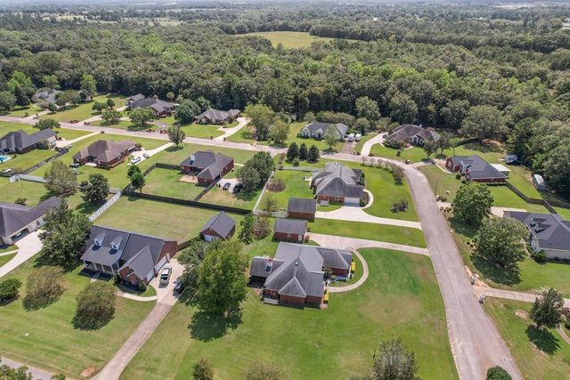 103 Stonegate Dr, Headland, AL 36345