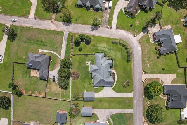 103 Stonegate Dr, Headland, AL 36345