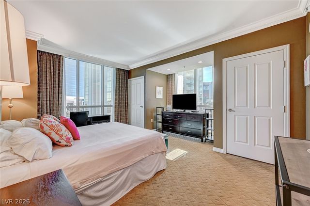 135 East Harmon Avenue 402, Las Vegas, NV 89109