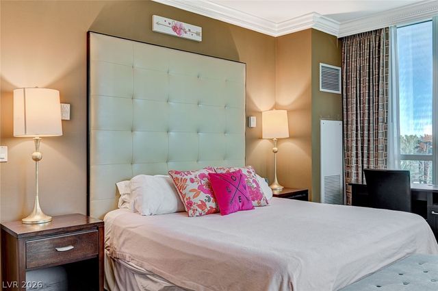 135 East Harmon Avenue 402, Las Vegas, NV 89109