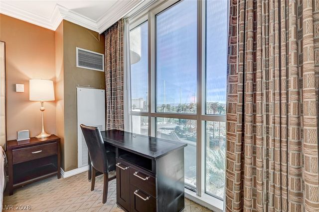 135 East Harmon Avenue 402, Las Vegas, NV 89109