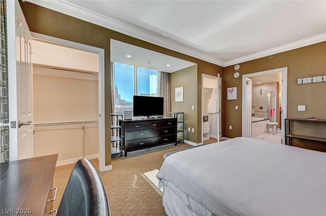 135 East Harmon Avenue 402, Las Vegas, NV 89109