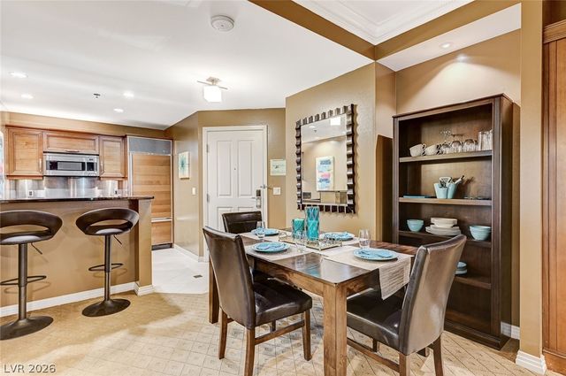 135 East Harmon Avenue 402, Las Vegas, NV 89109