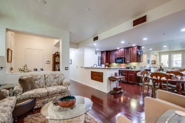 45 Via Sovana, Santee, CA 92071