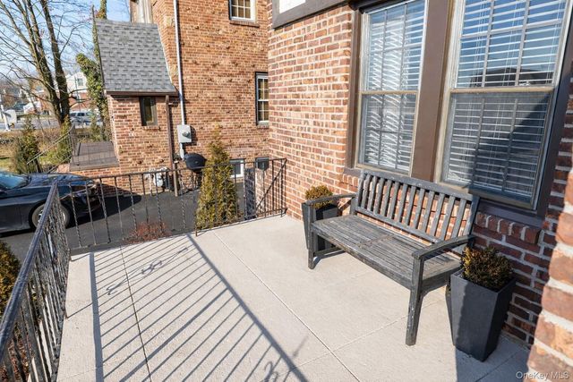 3 Olive Place, Lynbrook, NY 11563