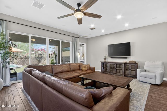 2021 W PLUM Road, Phoenix, AZ 85085