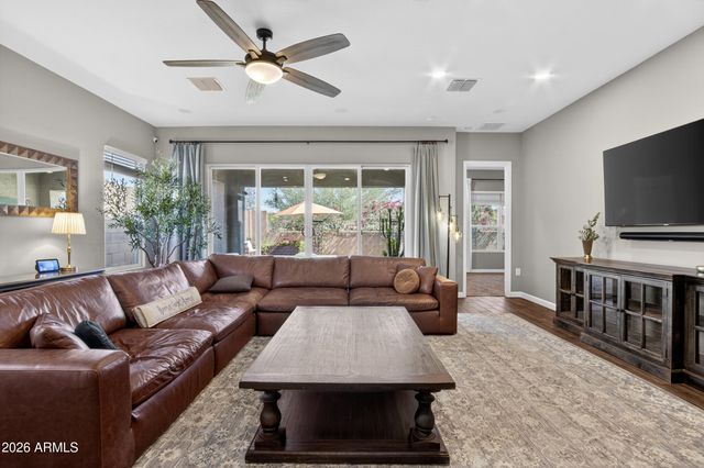 2021 W PLUM Road, Phoenix, AZ 85085
