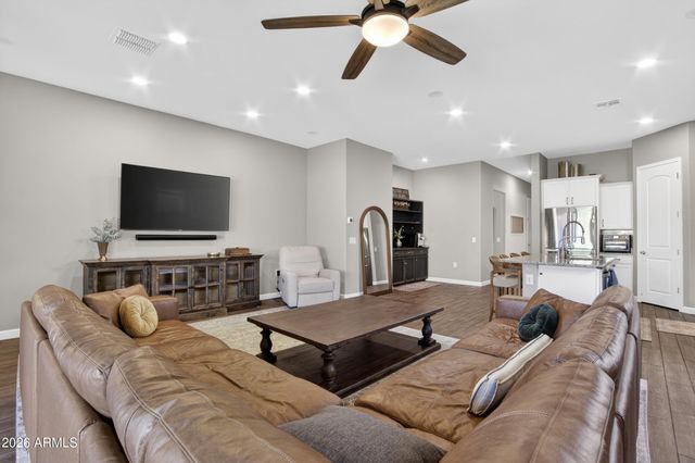 2021 W PLUM Road, Phoenix, AZ 85085
