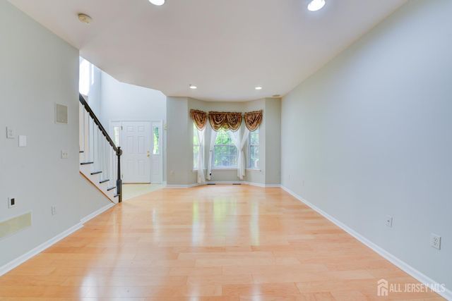 34 Forest Drive, Piscataway, NJ 08844