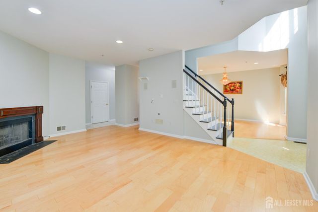 34 Forest Drive, Piscataway, NJ 08844