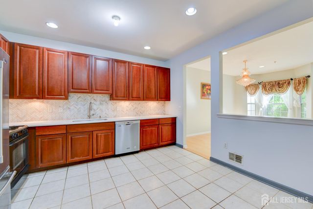 34 Forest Drive, Piscataway, NJ 08844