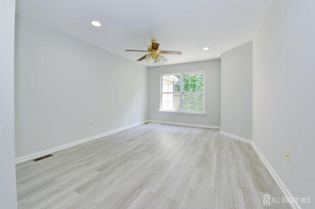 34 Forest Drive, Piscataway, NJ 08844