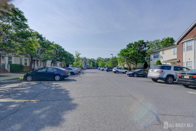 34 Forest Drive, Piscataway, NJ 08844