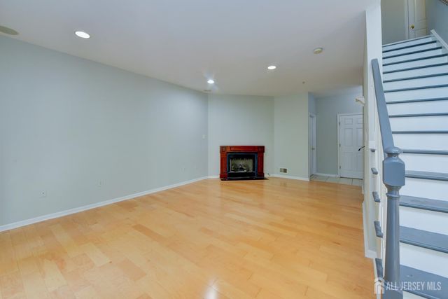 34 Forest Drive, Piscataway, NJ 08844