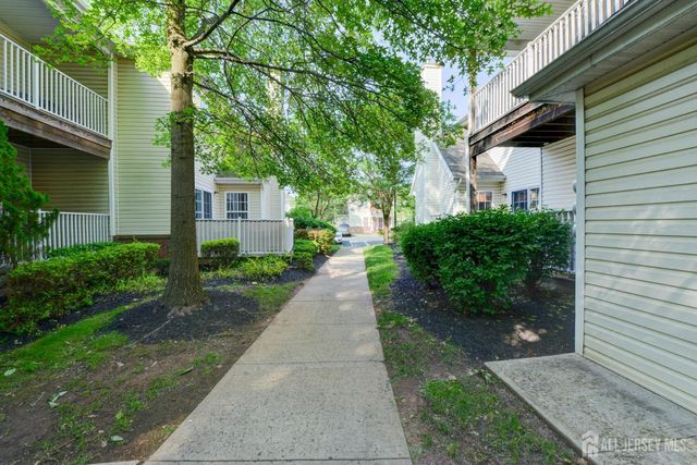 34 Forest Drive, Piscataway, NJ 08844