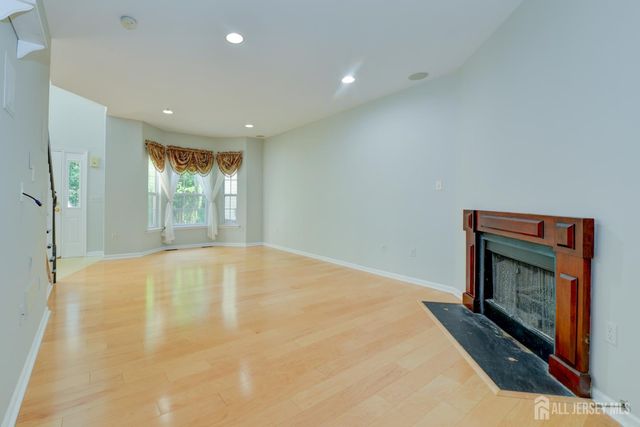 34 Forest Drive, Piscataway, NJ 08844