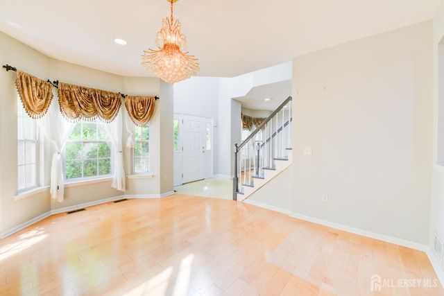 34 Forest Drive, Piscataway, NJ 08844