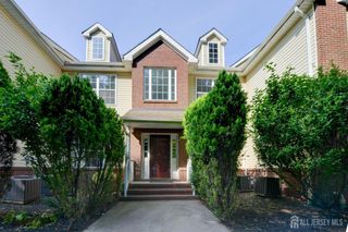 34 Forest Drive, Piscataway, NJ 08844