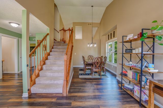 2211 Regent Lane SW, Rochester, MN 55902