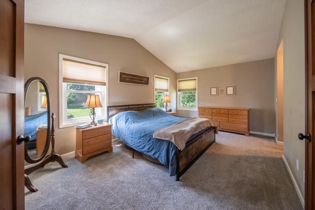 2211 Regent Lane SW, Rochester, MN 55902