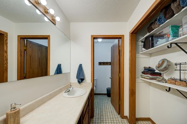 2211 Regent Lane SW, Rochester, MN 55902