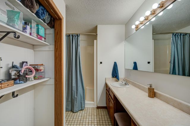 2211 Regent Lane SW, Rochester, MN 55902