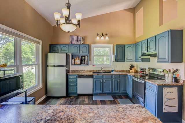 2211 Regent Lane SW, Rochester, MN 55902