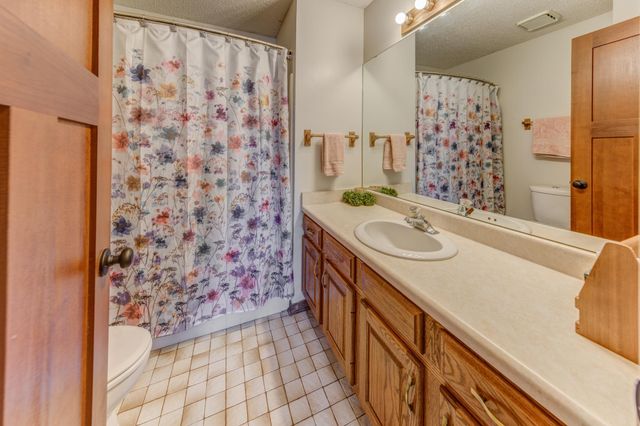 2211 Regent Lane SW, Rochester, MN 55902