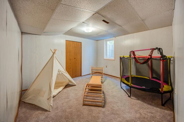 2211 Regent Lane SW, Rochester, MN 55902